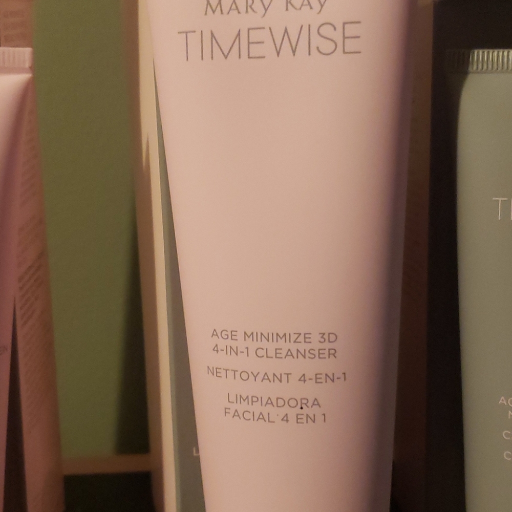 Timewise anti aging cleanser